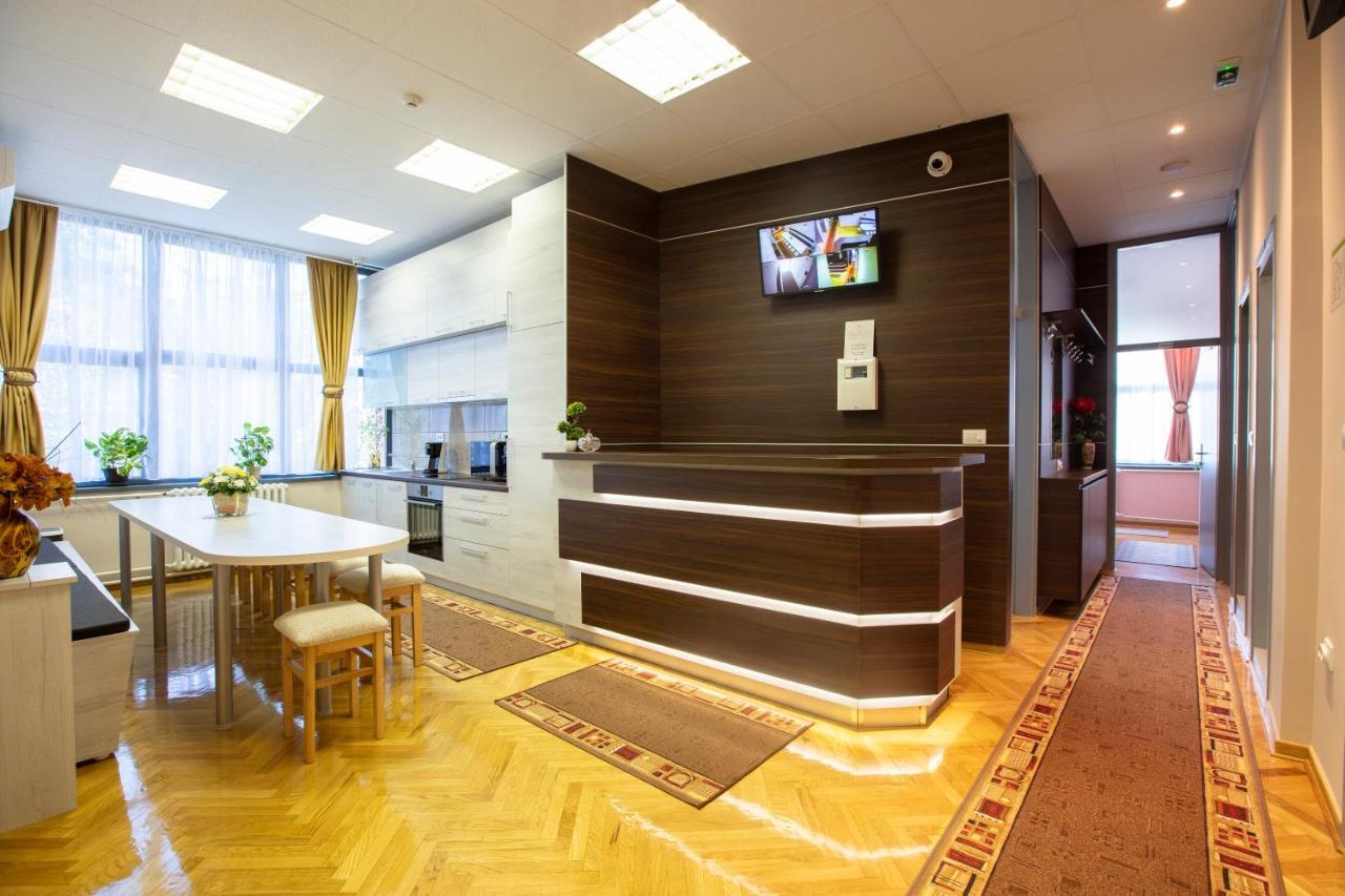 Hostel Amd Belgrad Exteriör bild