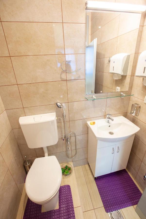 Hostel Amd Belgrad Exteriör bild