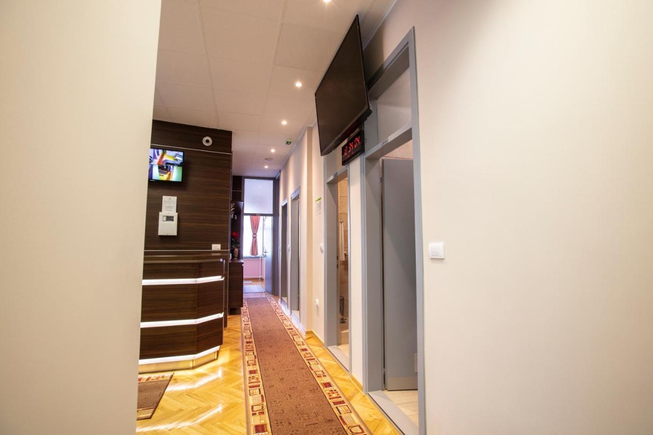 Hostel Amd Belgrad Exteriör bild