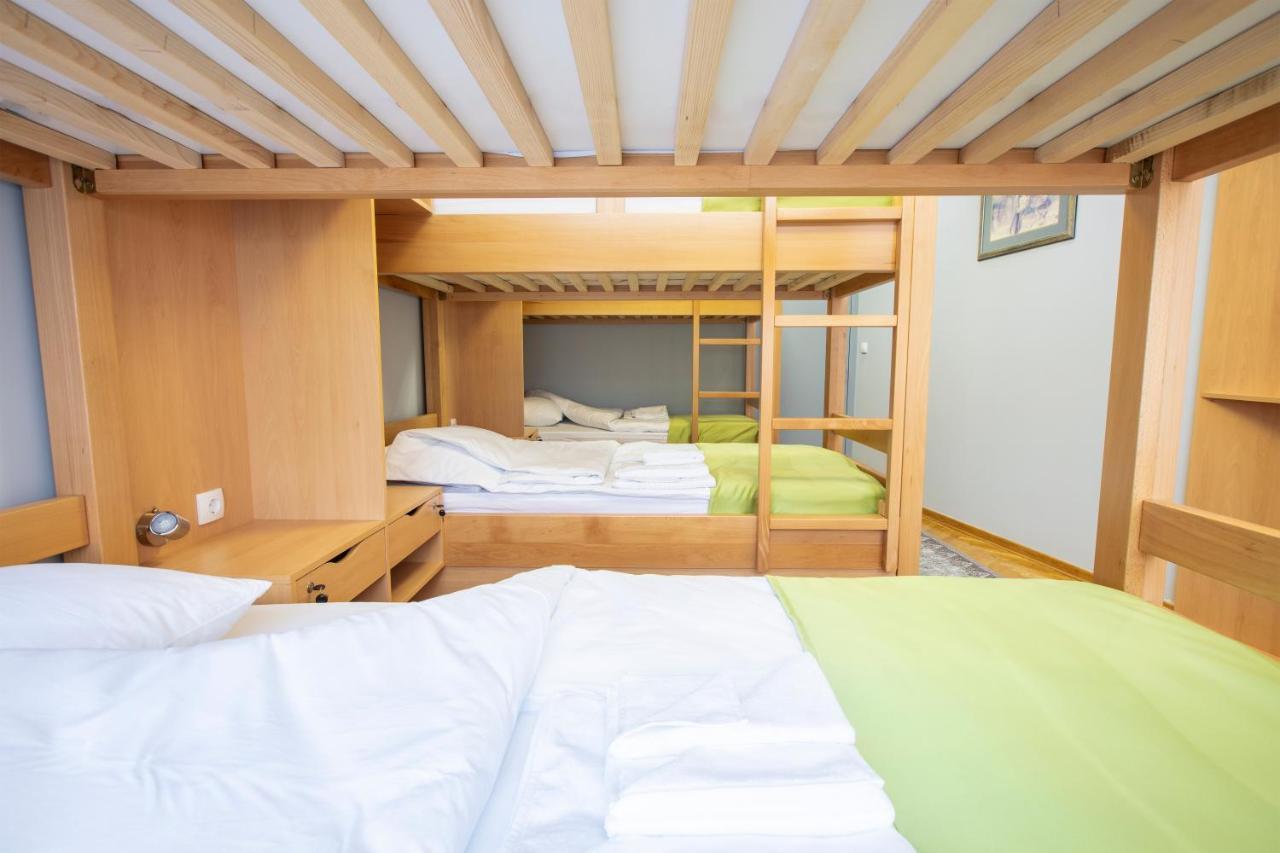Hostel Amd Belgrad Exteriör bild