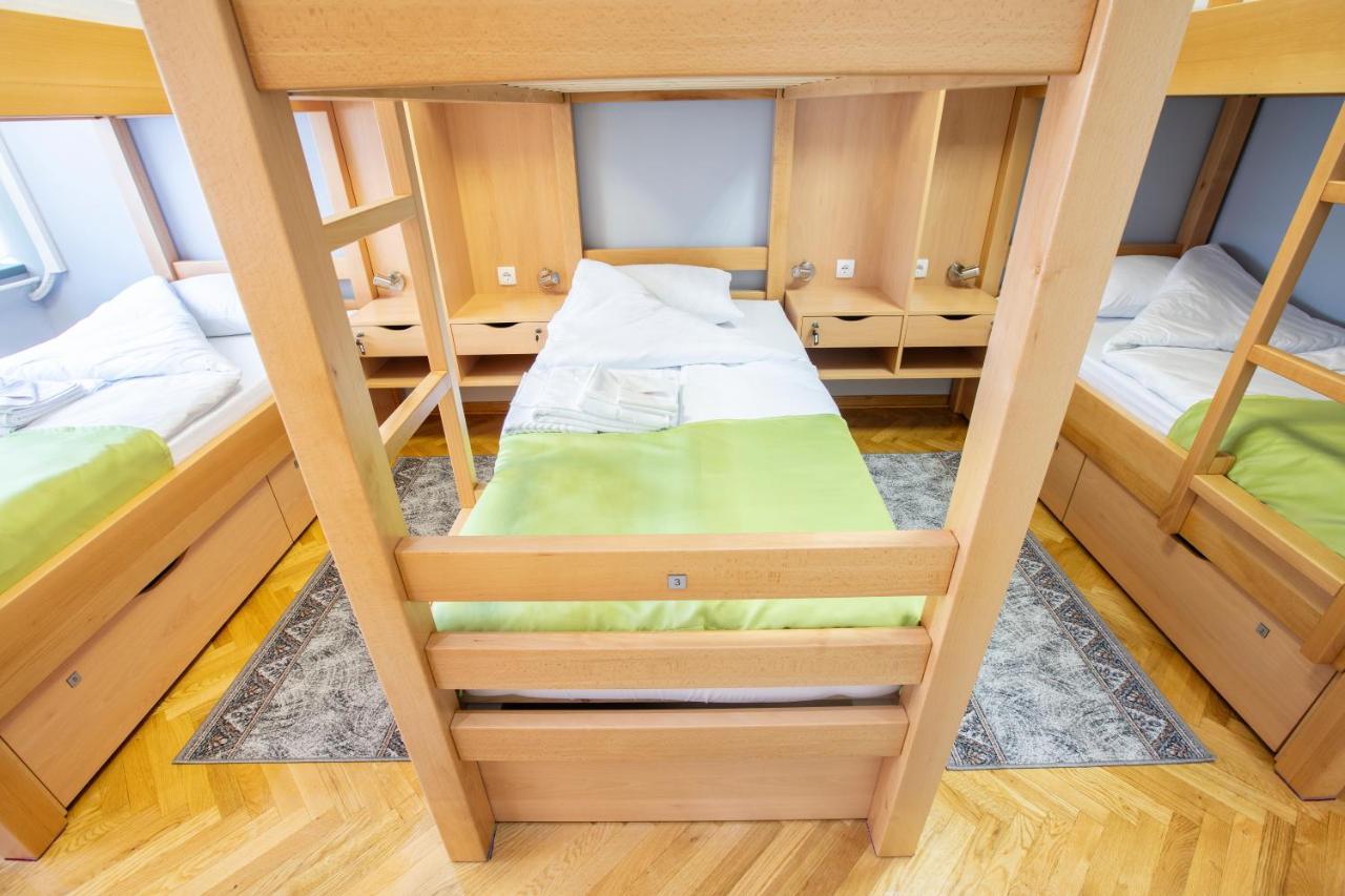 Hostel Amd Belgrad Exteriör bild