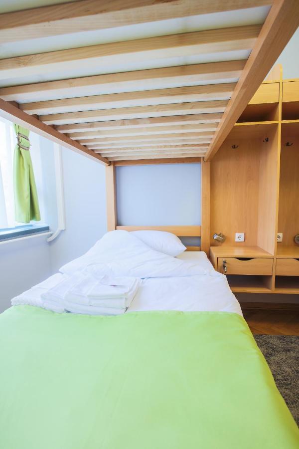 Hostel Amd Belgrad Exteriör bild