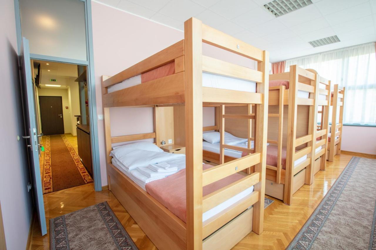 Hostel Amd Belgrad Exteriör bild